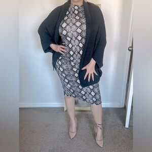 JLo Jennifer Lopez cosy, classic sweater for anything!!